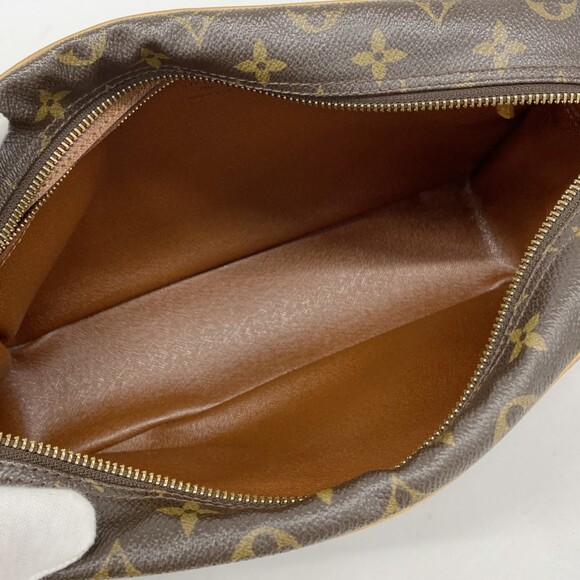 LOUIS VUITTON Brown Monogram Shoulder Bag - Picture 4 of 12